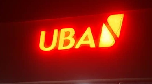 Enseigne lumineuse — UBA